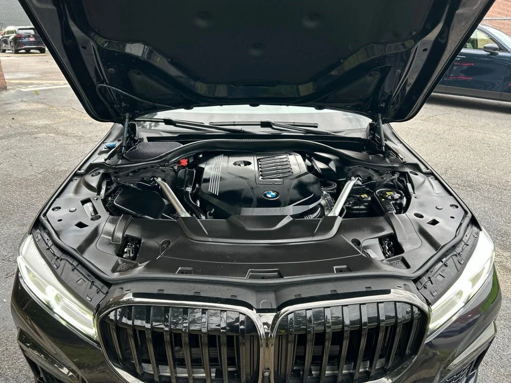 Used 2021 Black BMW 740i image 10
