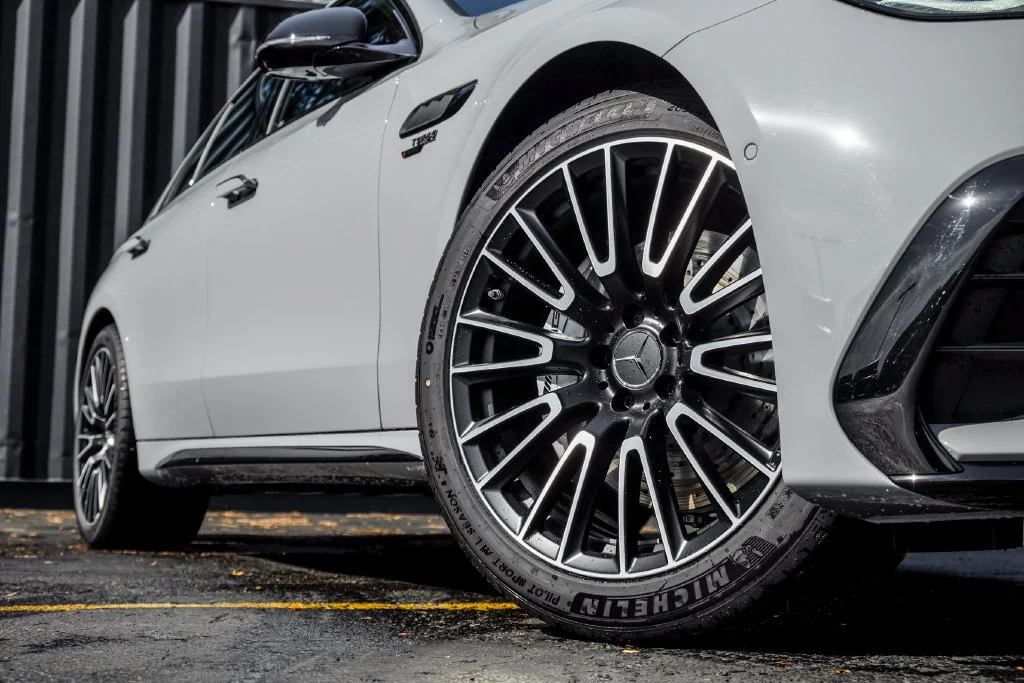 New 2027 MANUFAKTUR Alpine Grey Mercedes-Benz E 53 AMG® image 7