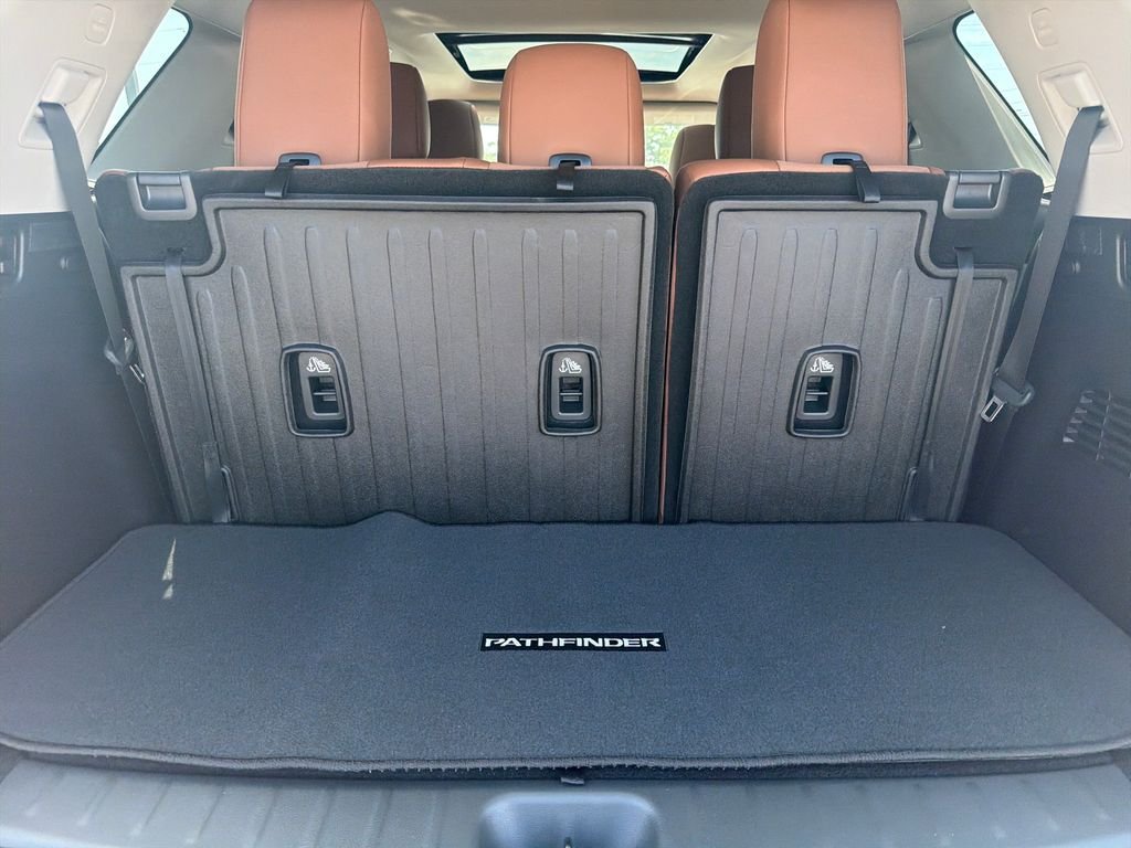 New 2026 Nissan Pathfinder Platinum 4D Sport Utility