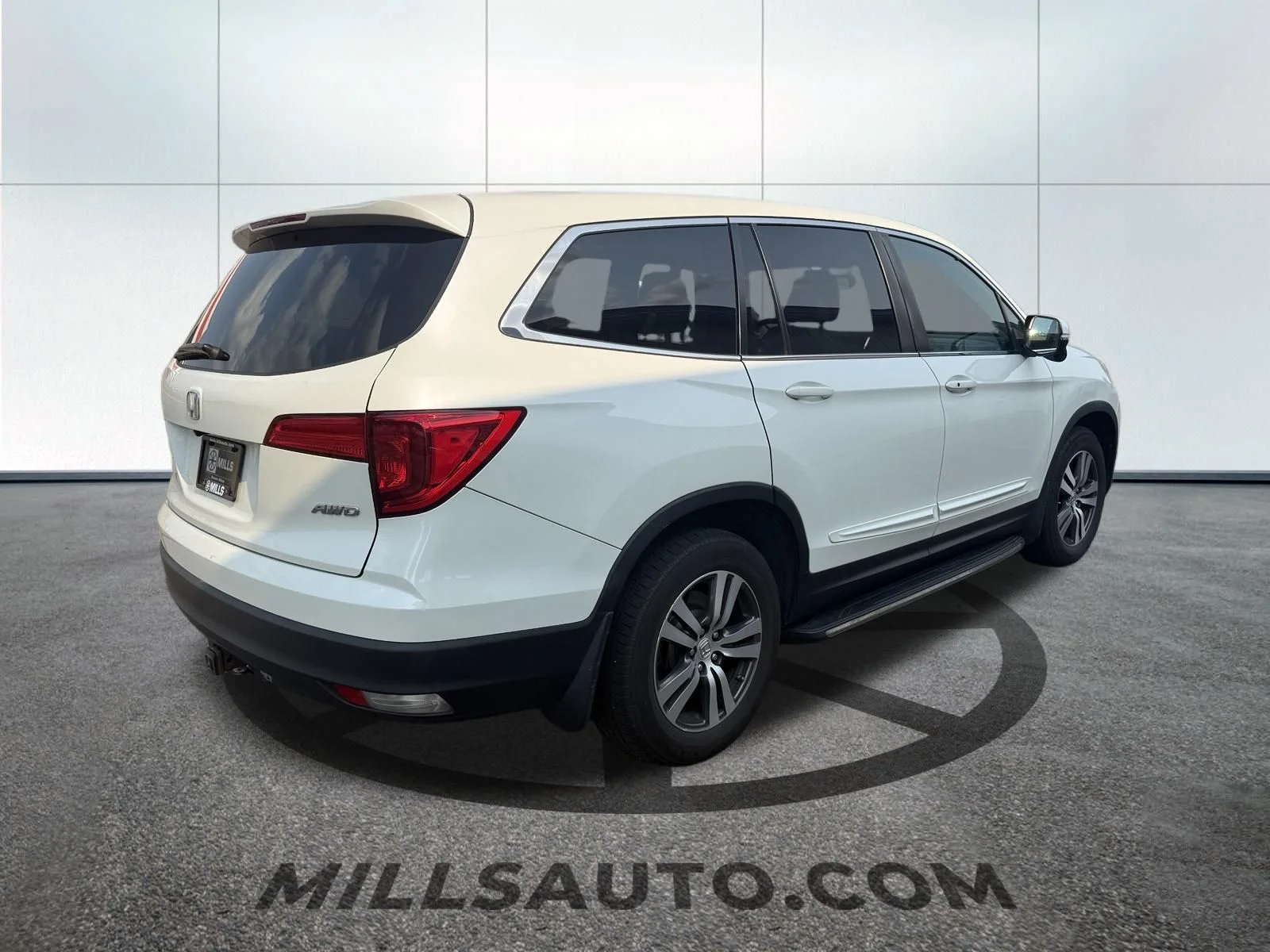Used 2016 White Diamond Pearl Honda EX-L image 3