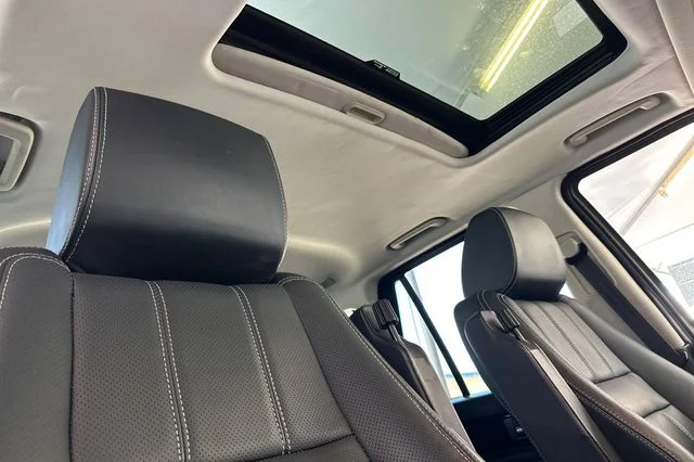 Used 2011 Stornoway Gray Land Rover Supercharged image 18
