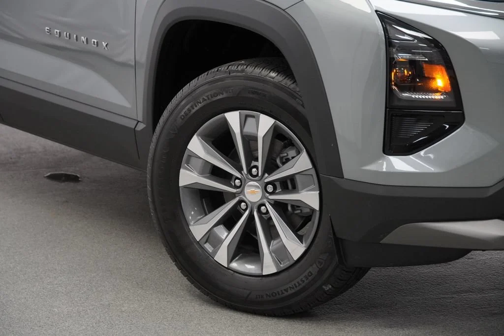 New 2027 Sterling Gray Metallic Chevrolet LT image 29