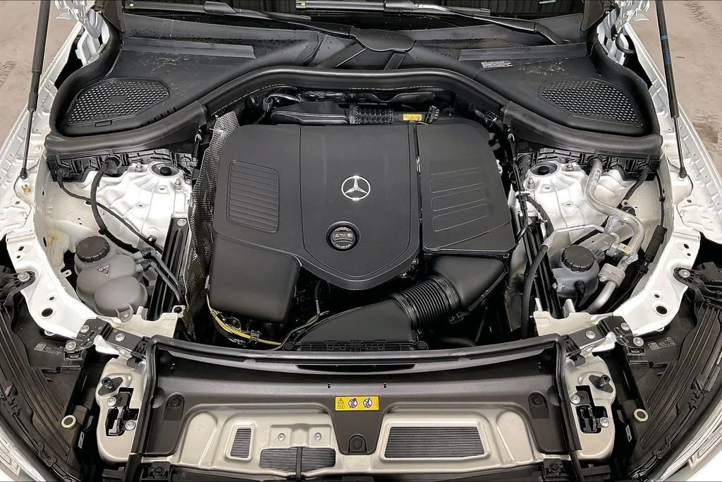 New 2026 Polar White Mercedes-Benz GLC 300 image 28