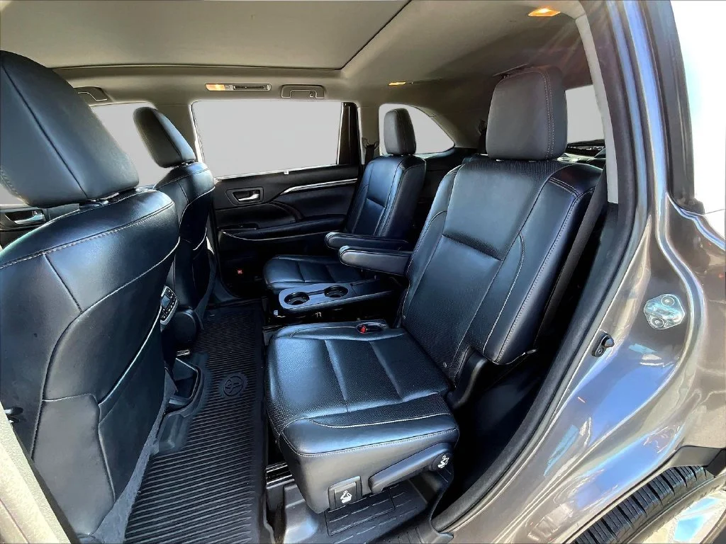 Used 2016 Predawn Gray Mica Toyota Limited Platinum image 27