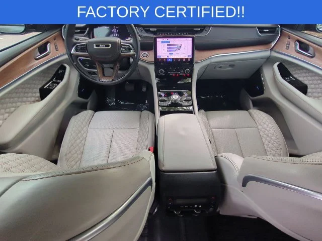 Used 2022 Gray Jeep Summit 4xe image 34