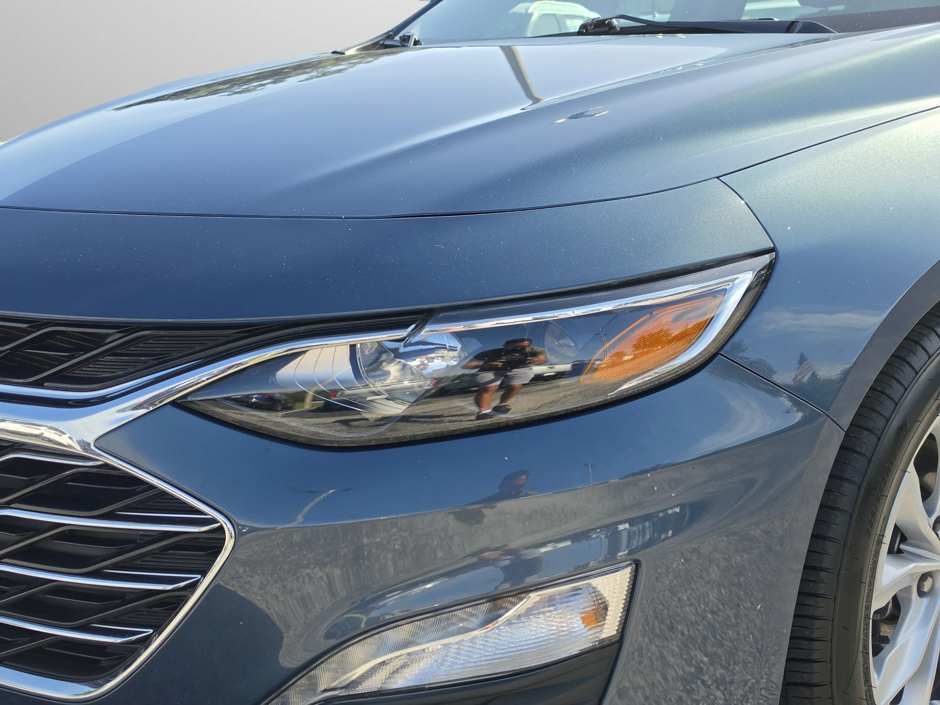 Used 2025 Lakeshore Blue Metallic Chevrolet LT image 12