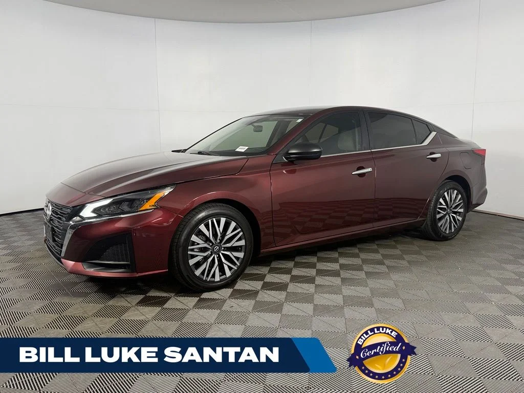 Certified Used 2025  Nissan 2.5 SV image 1