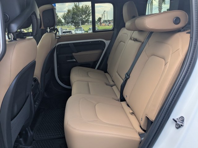 New 2026 Fuji White Land Rover X-Dynamic SE image 14