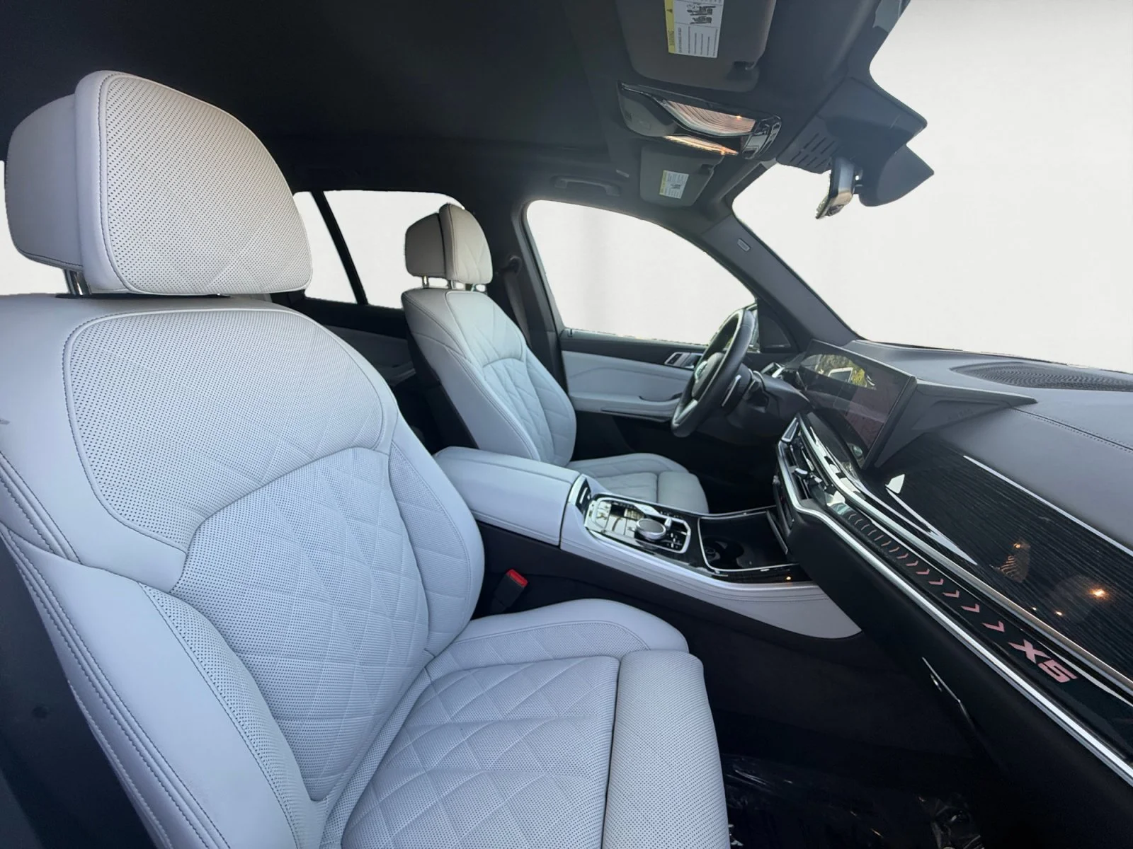 Used 2026 Alpine White BMW xDrive40i image 15