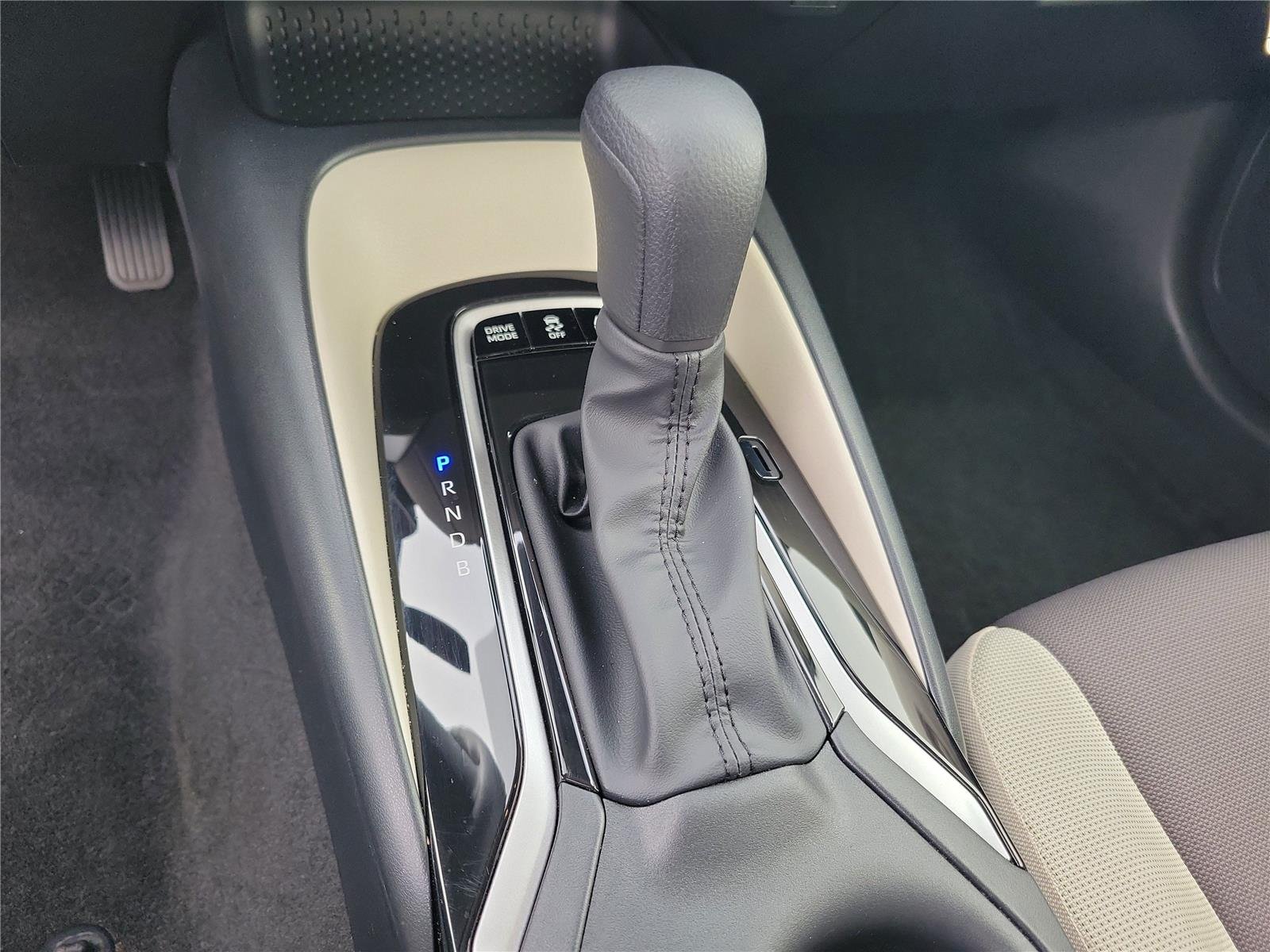 Used 2026 Classic Silver Metallic Toyota Hybrid LE image 32