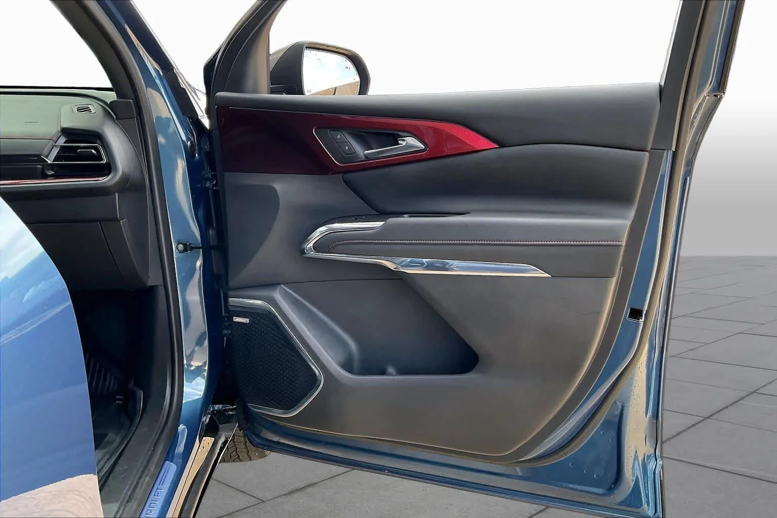 Used 2025 Lakeshore Blue Metallic Chevrolet RS image 20