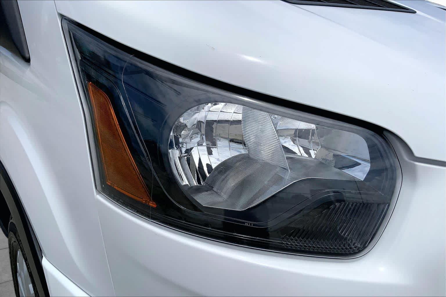 Used 2025 Oxford White Ford XLT image 26