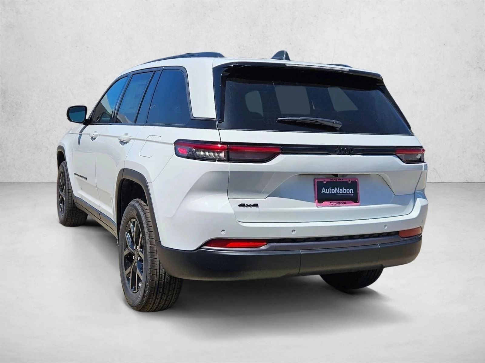 New 2026 Bright White Clearcoat Jeep Laredo Altitude image 9