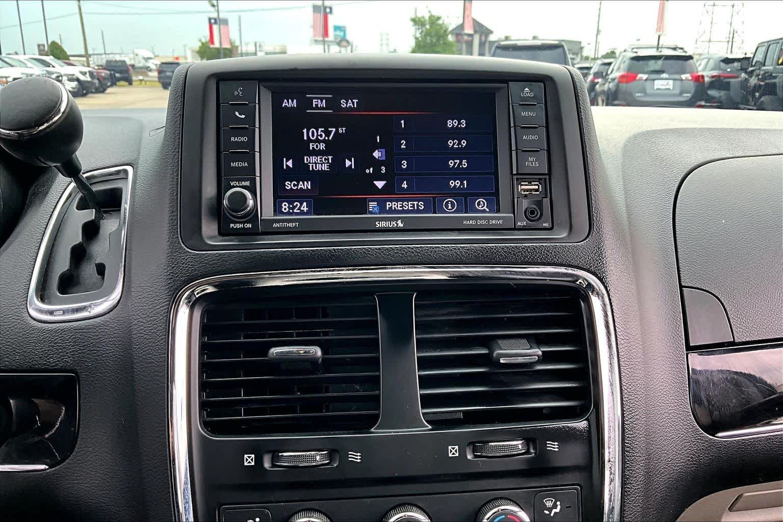 Used 2020 Granite Pearlcoat Dodge SXT image 34