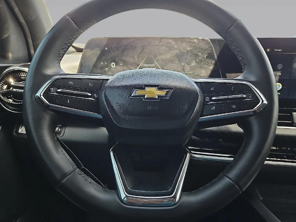 Used 2025 Mosaic Black Metallic Chevrolet LT image 19