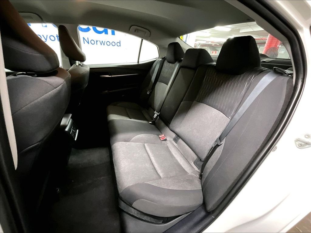 Used 2025 White Toyota LE image 14