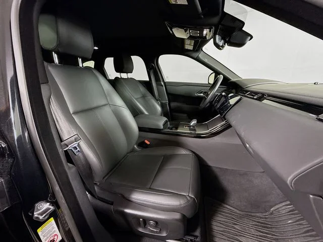 Used 2026 Black Land Rover Dynamic SE image 29