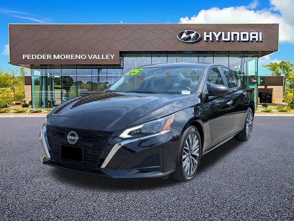 Used 2025 Black Nissan 2.5 SV image 6