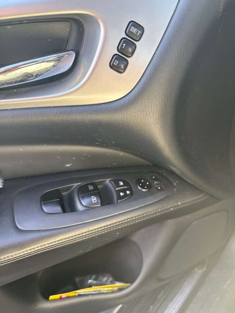 Used 2020 Gray Nissan Platinum image 10