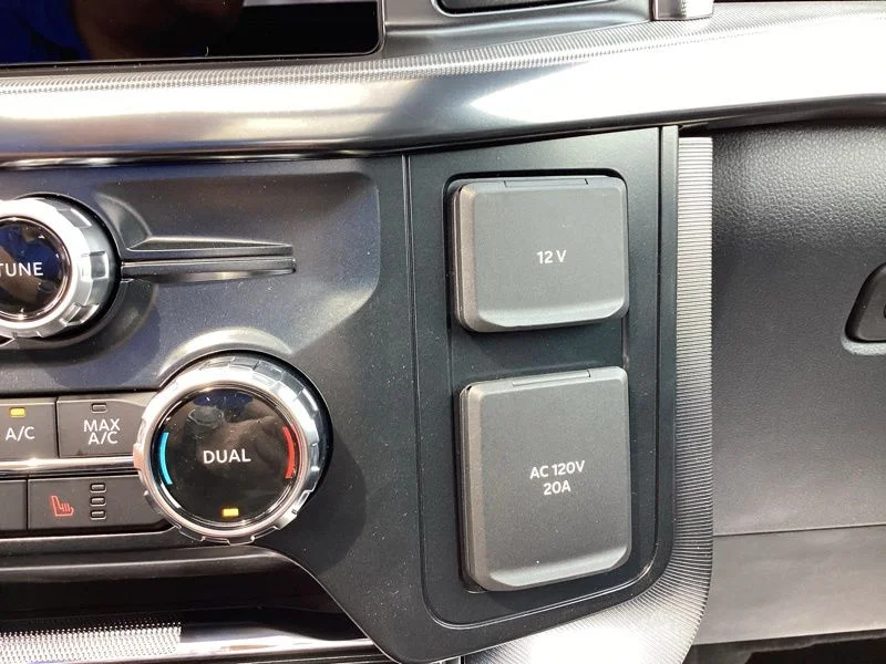 New 2026 Star White Metallic Tri-Coat Ford Platinum® image 36