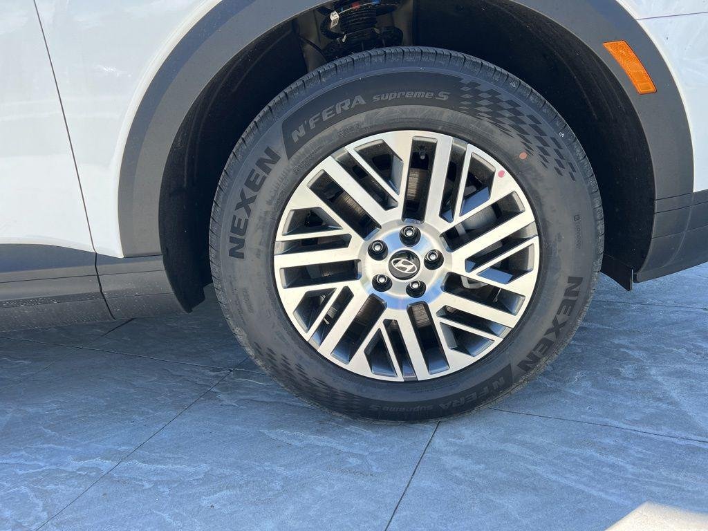 New 2026 White Hyundai SE AWD image 10
