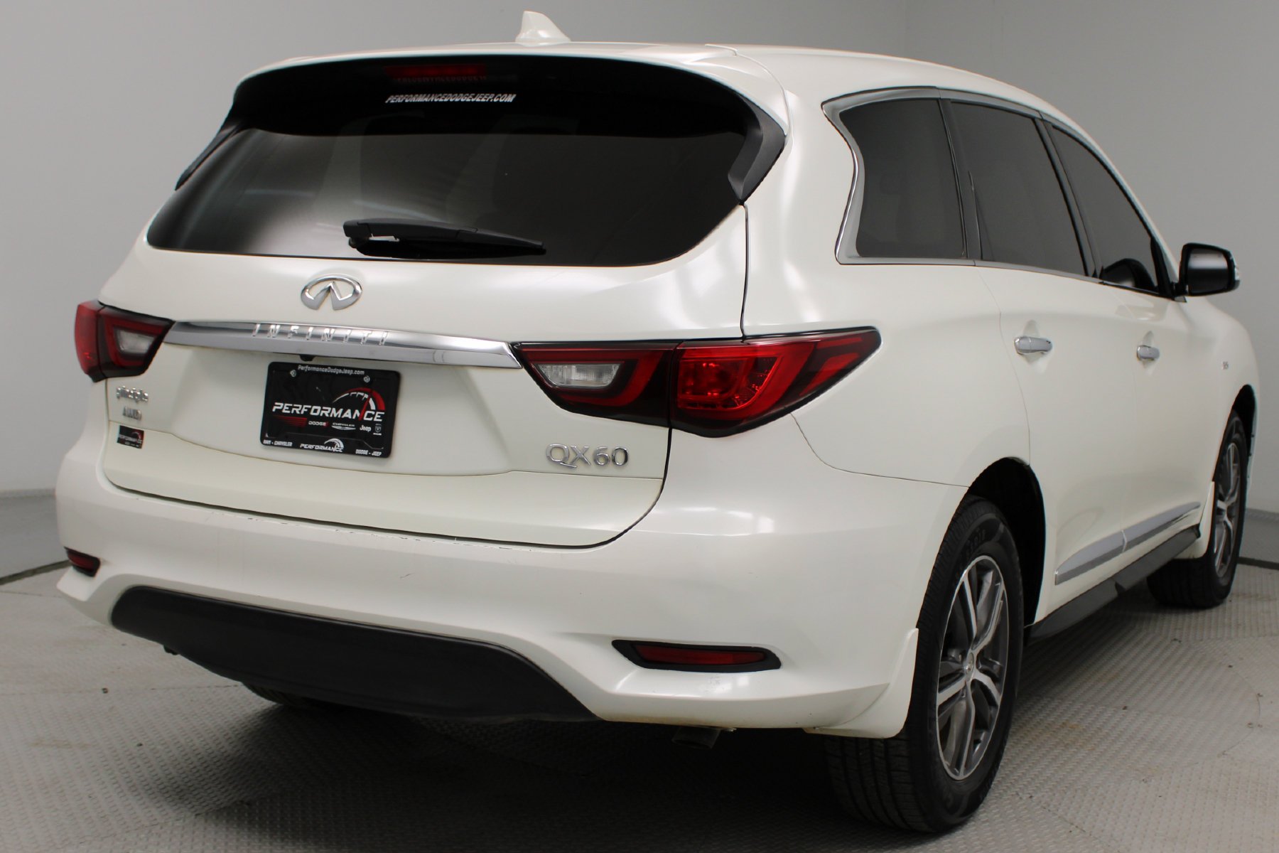Used 2019 Majestic White INFINITI PURE image 5