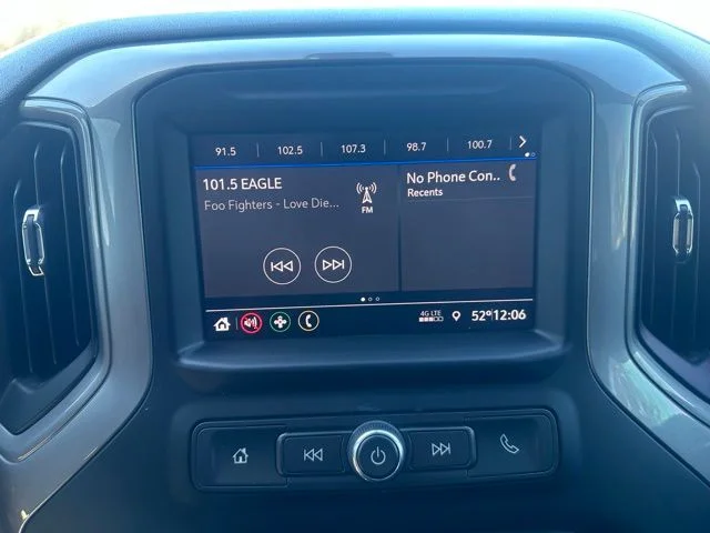 Used 2022 Red Chevrolet Custom image 31