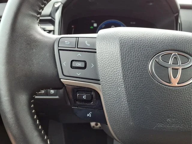 Used 2025 White Toyota SE image 21