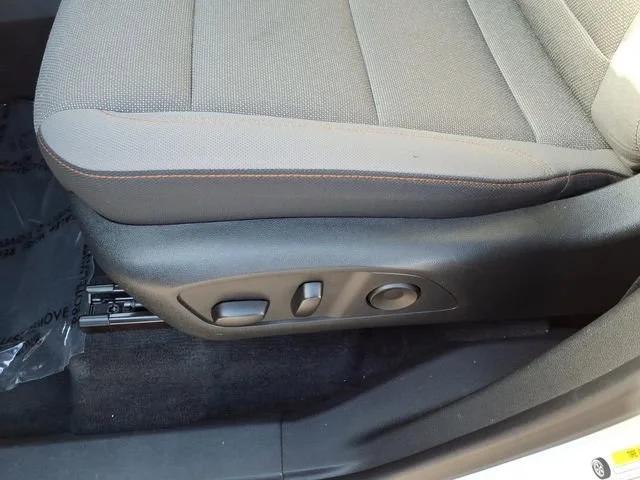 Used 2025 Summit White Chevrolet LT image 16