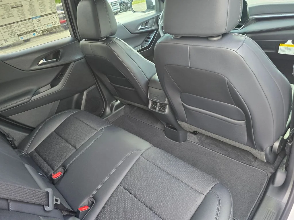 New 2026 White Chevrolet LT image 25