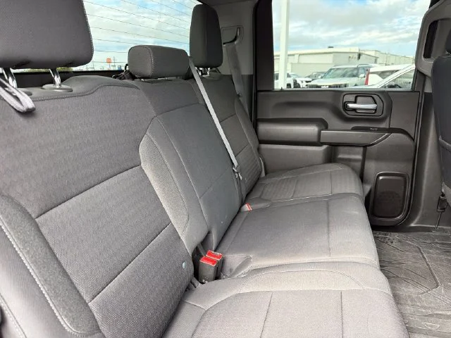 Used 2022 White Chevrolet Custom image 28