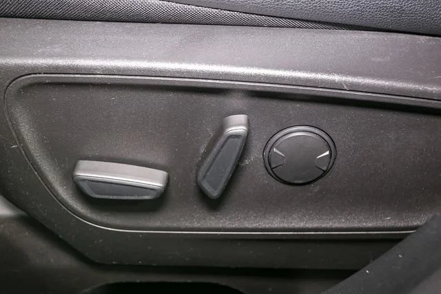 Used 2022 Blue Ford SEL image 36