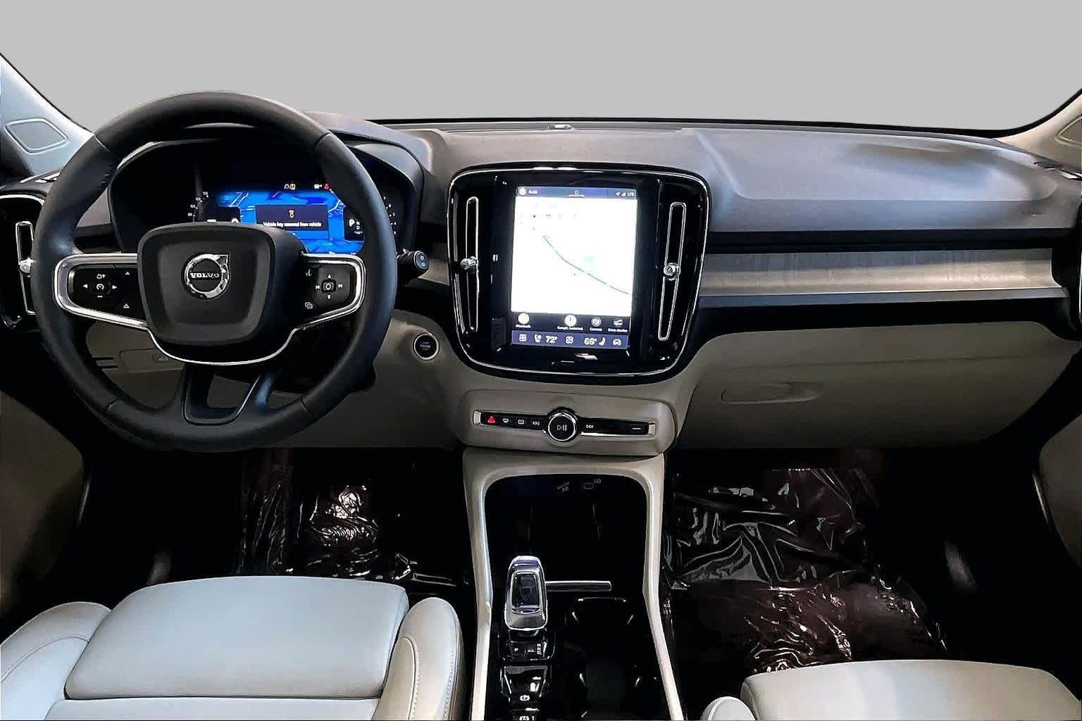 Used 2024 Onyx Black Metallic Volvo Plus Dark Theme image 15
