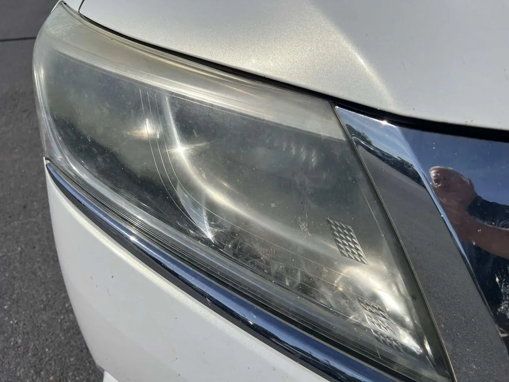 Used 2014 White Nissan SL image 6