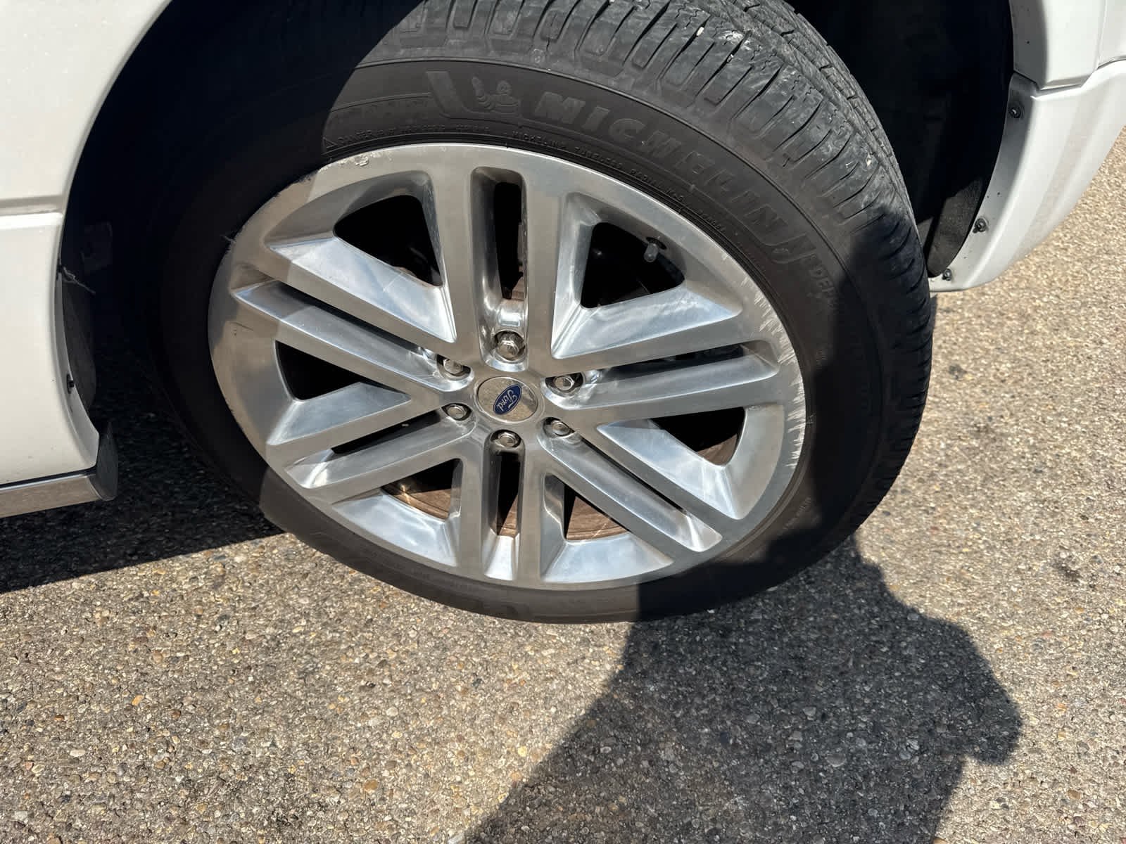 Used 2017 White Platinum Metallic Tri-Coat Ford Platinum image 13