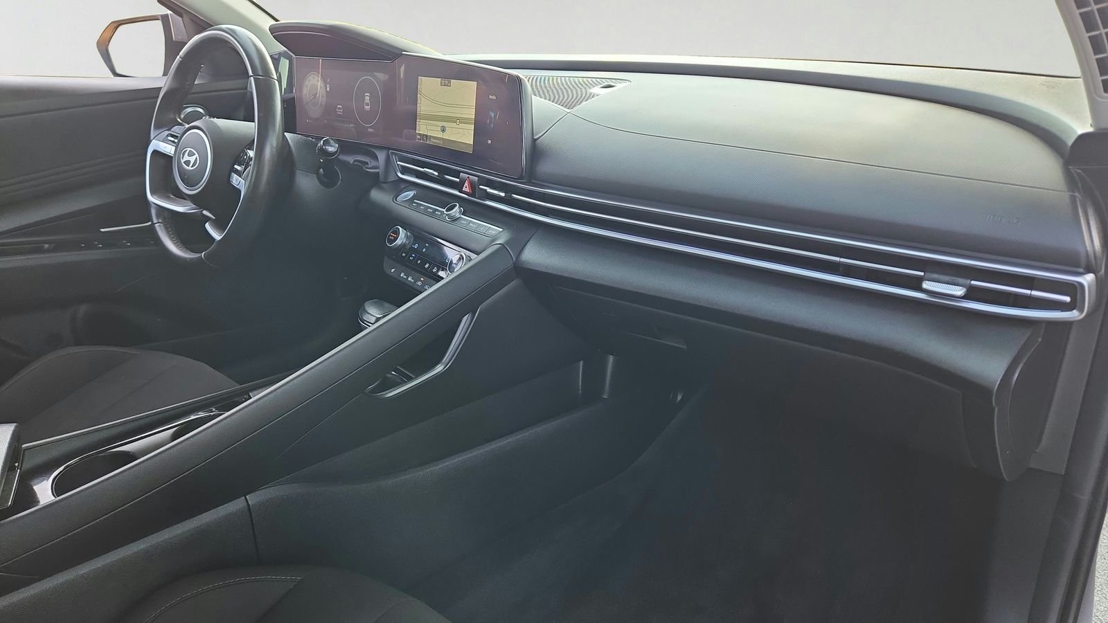 2025 Hyundai Elantra SEL - Photo 22