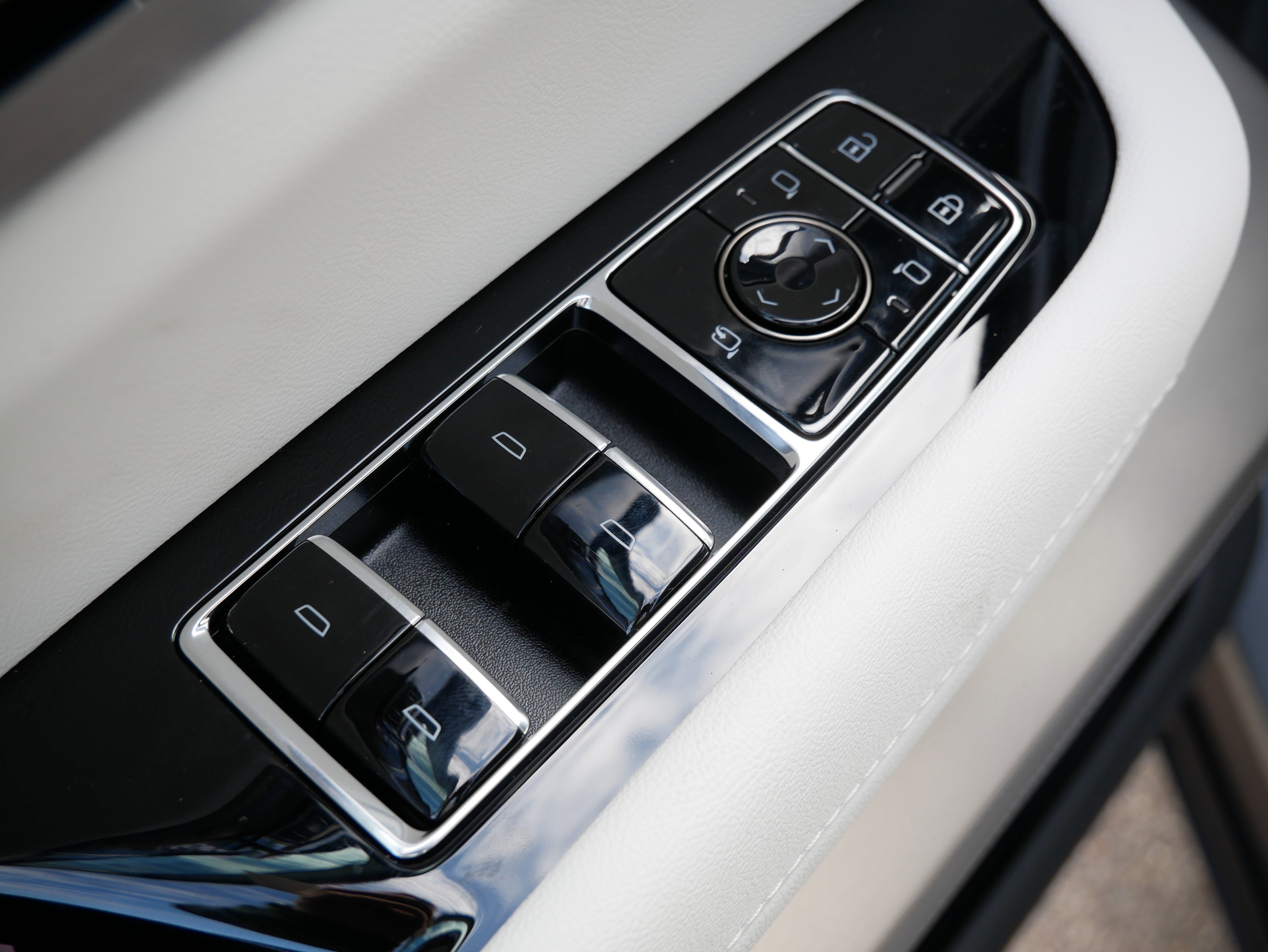 New 2026 Argent Silver Metallic Cadillac Sport image 18