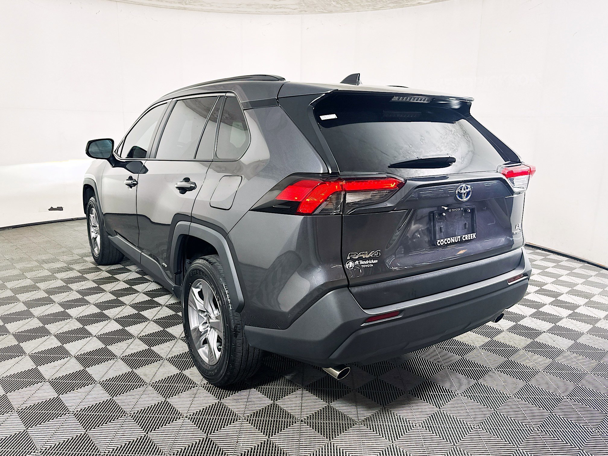 2024 Toyota RAV4 thumbnail 7