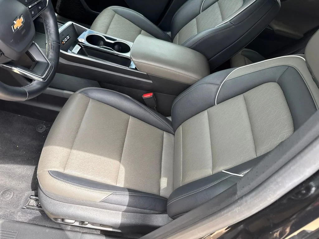 Used 2025 Black Chevrolet LT image 4
