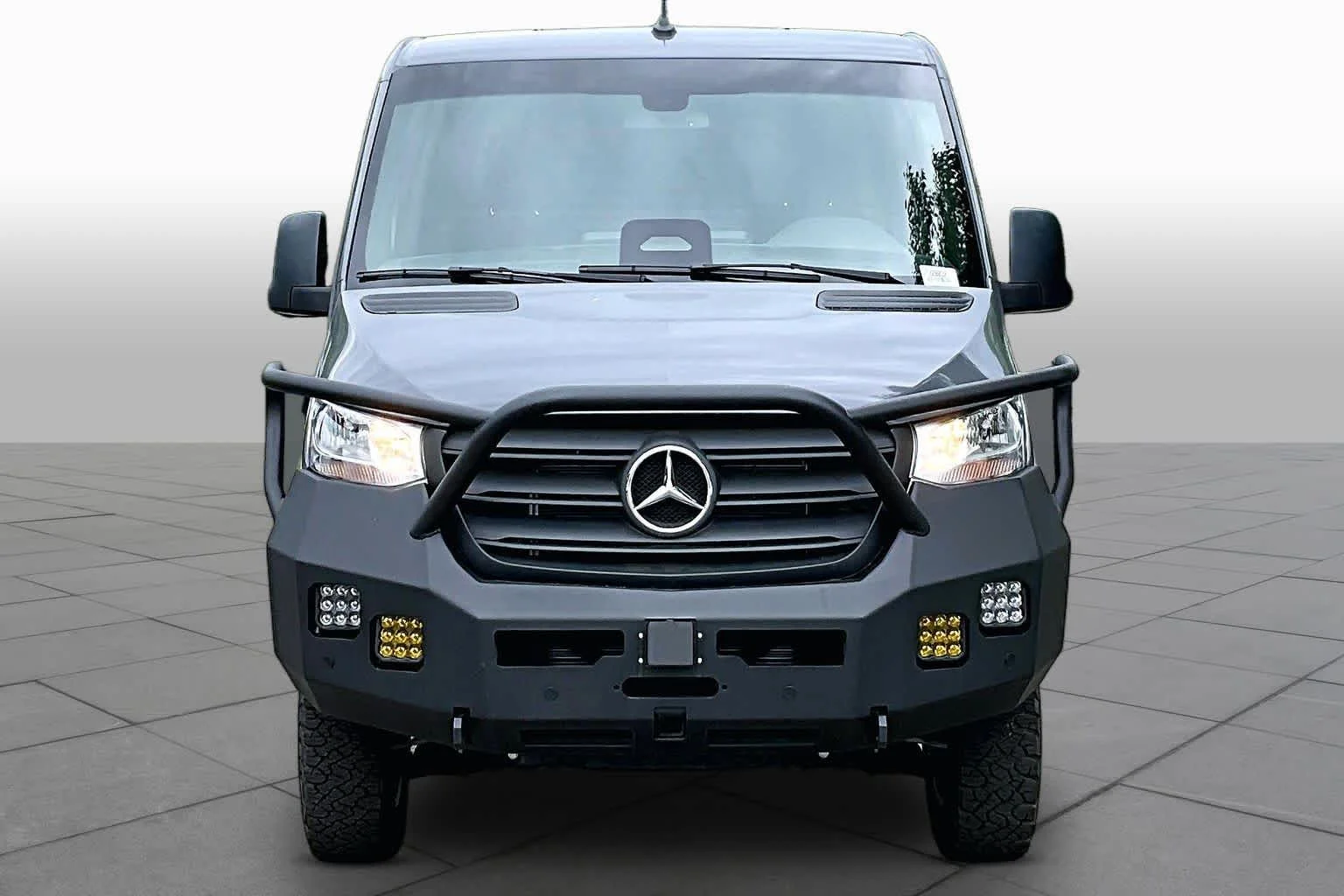 New 2025 D13/Mounting ra Mercedes-Benz  image 3