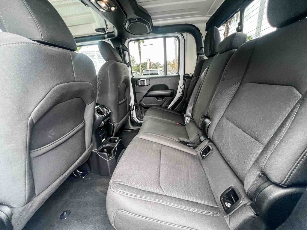 Used 2023 White Jeep Overland image 17