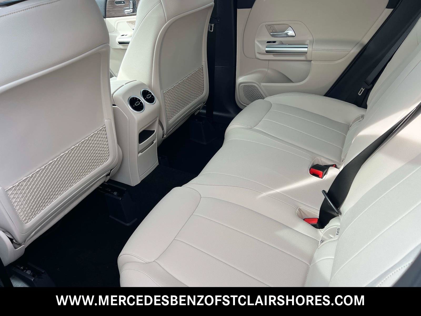 New 2026 Polar White Mercedes-Benz GLA 250 image 9