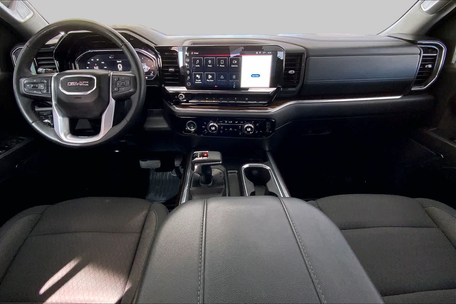 Used 2024 Onyx Black GMC Elevation image 16