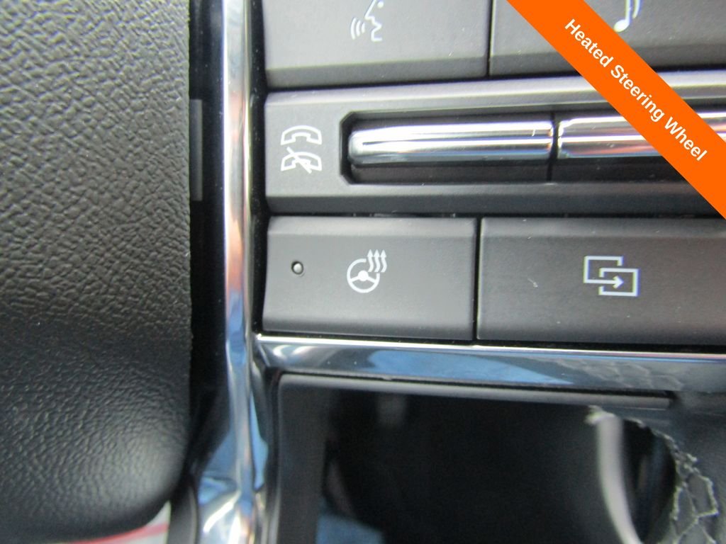 Used 2025 White GMC Elevation image 9