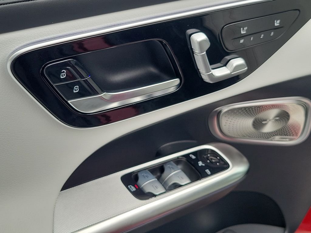 New 2027 MANUFAKTUR Patagonia Red Metallic Mercedes-Benz GLC 300 image 18