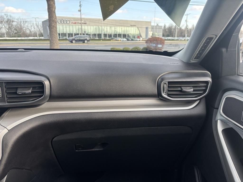 Certified Used 2022 White Metallic Ford XLT image 42