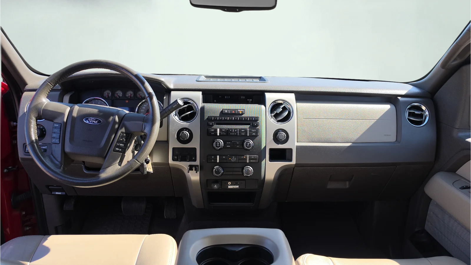 Used 2010 Red Ford XLT image 16