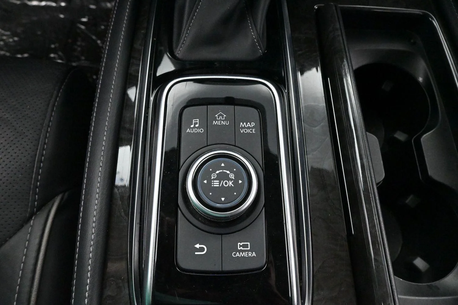 Used 2024 Anthracite Gray INFINITI LUXE image 31