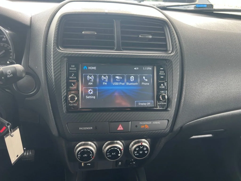Used 2023 White Mitsubishi 2.0 ES image 12