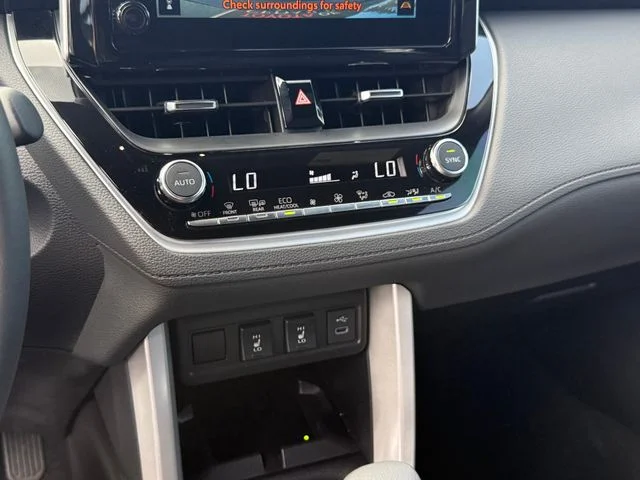 Used 2025  Toyota Hybrid XSE image 19